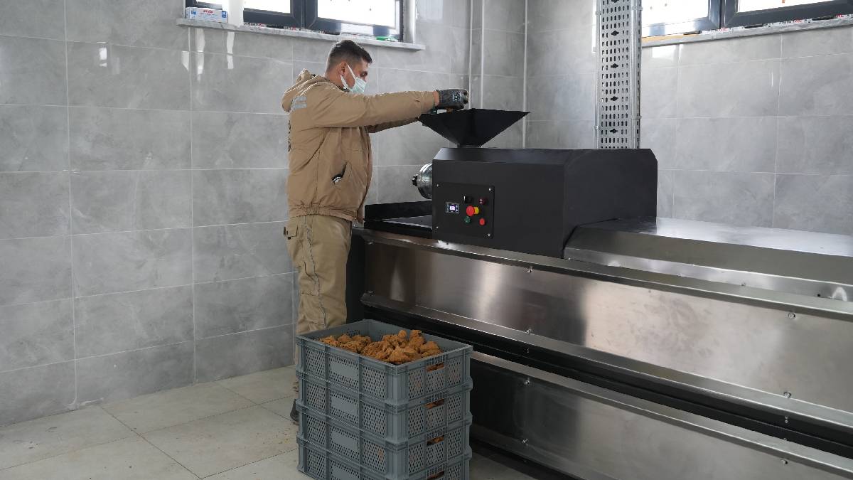 Büyükşehir, "Mama Üretim Merkezi"ni hizmete açtı