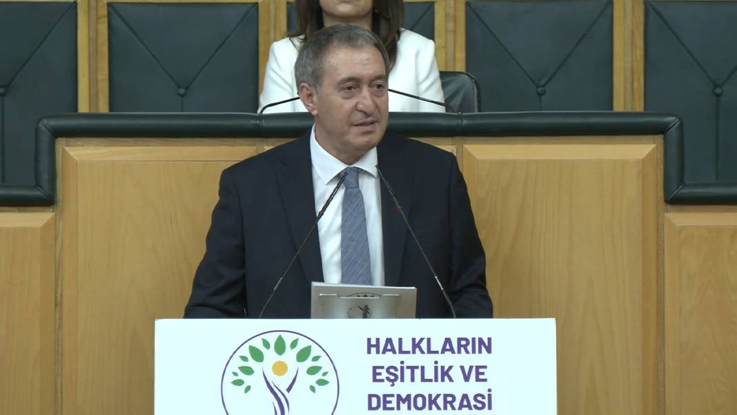 Tuncer Bakırhan:  Kayyum ve uzaklaştırma neden sadece CHP ve DEM Parti'ye? Neden AK Partili belediyelere yapılmıyor?