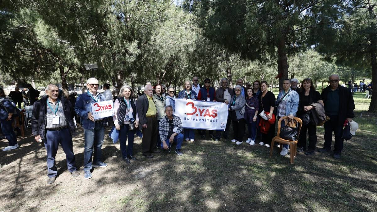 3. Yaş Üniversitesi öğrencileri gözyaşlarına hâkim olamadı