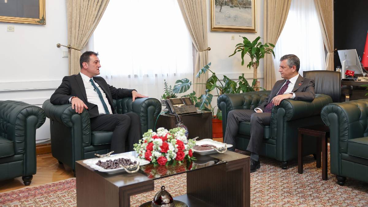 Belediye Başkanı Fuat Köse, Genel Başkan Özgür Özel’i ziyaret etti