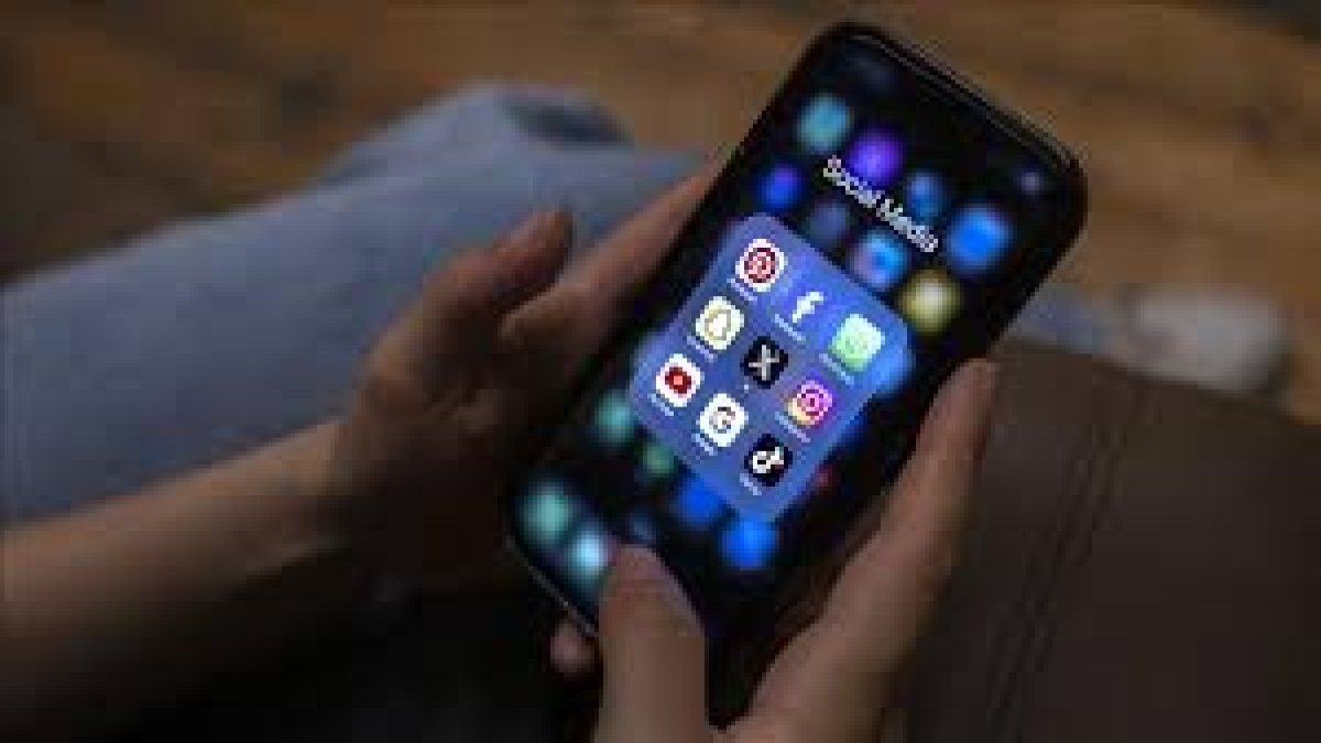 Yunanistan 15 yaş altı çocuklar için sosyal medya erişimini yasaklıyor