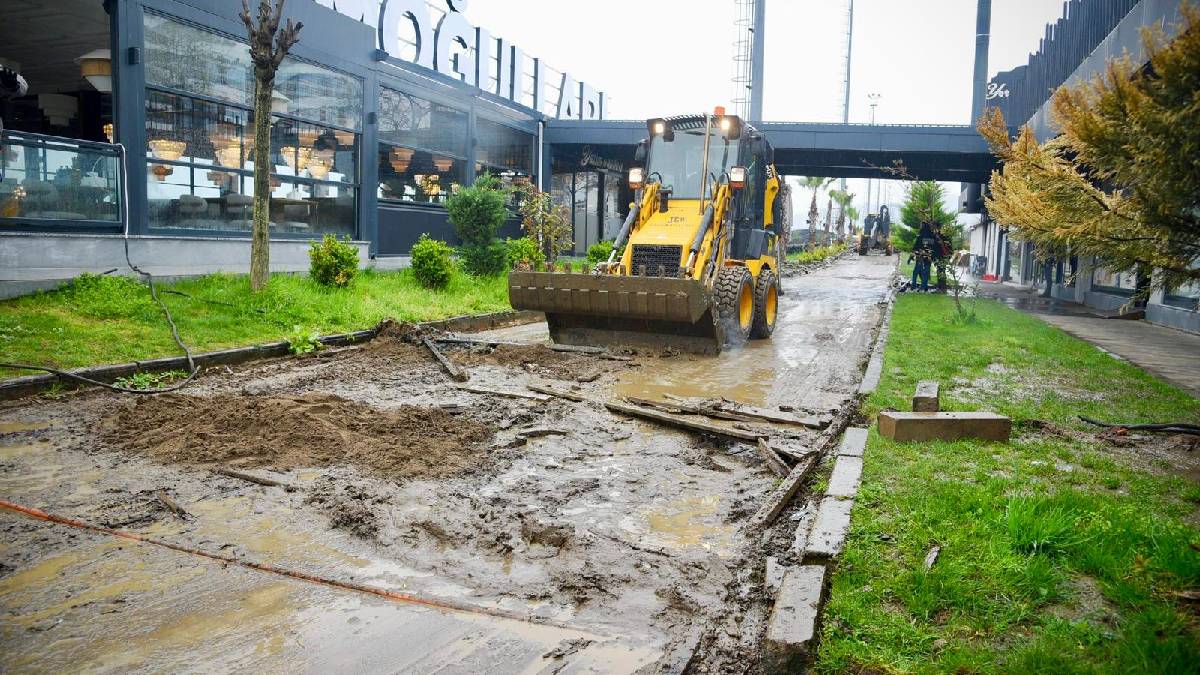 Başkan Köse talimat verdi, plajlar bölgesine neşter vuruldu