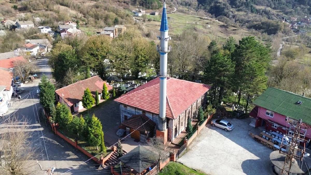 Çantı tekniğiyle çivisiz inşa edildi: 2 asırlık cami zamana meydan okuyor