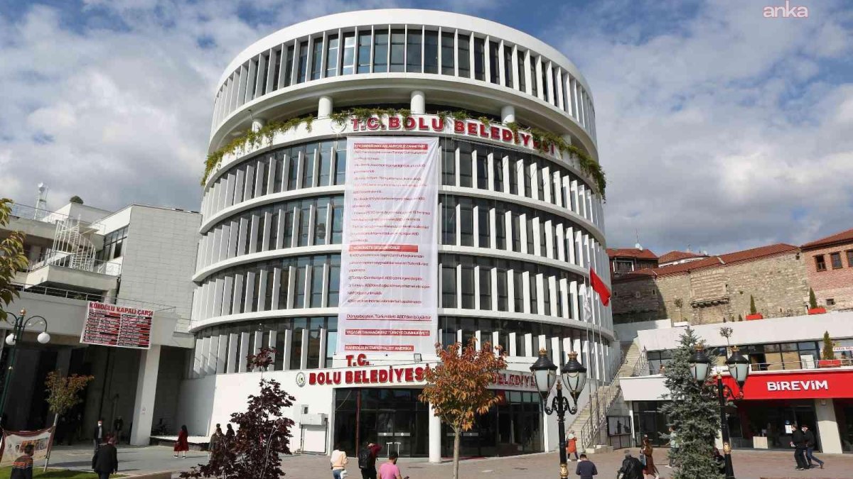 Bolu Belediyesi'ne operasyon: Başkan yardımcısı ve bir belediye meclis üyesi gözaltında