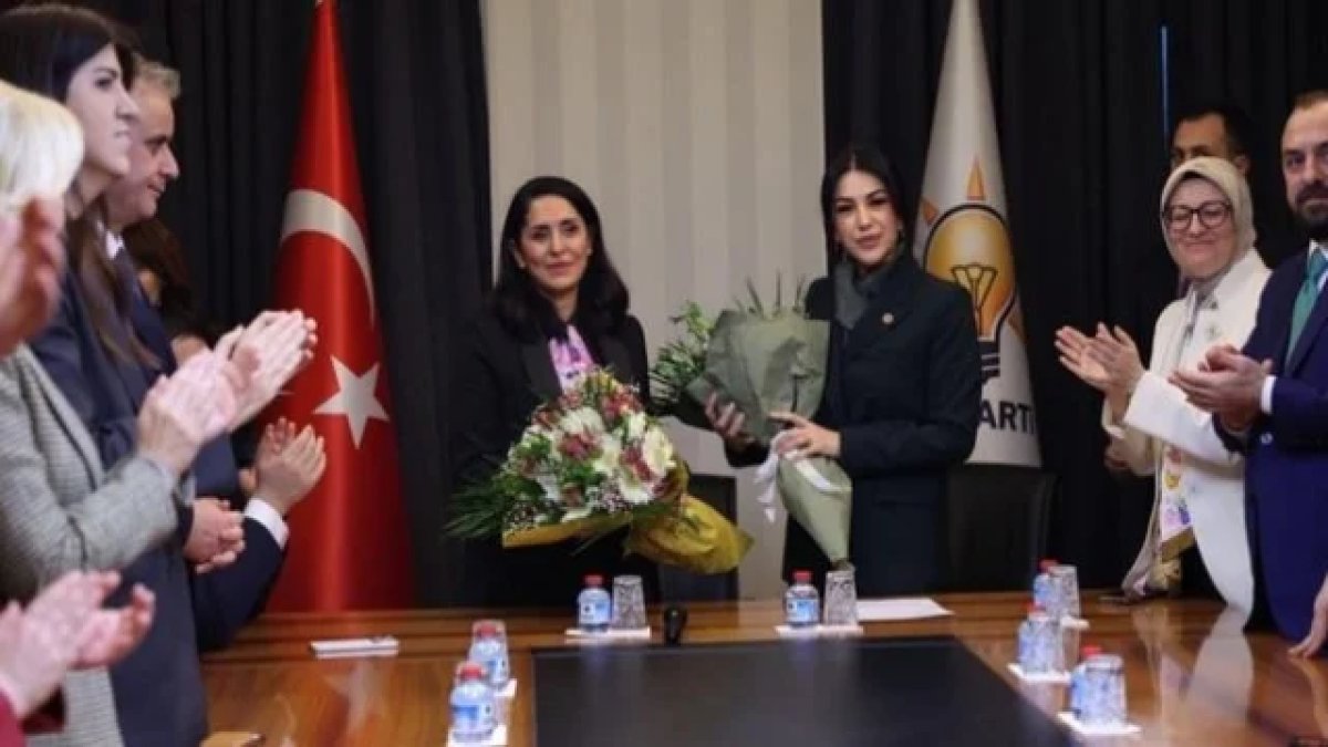 Nilhan Ayan kimdir, kaç yaşında ve aslen nereli? AK Parti Çevre ve Şehircilik Politikaları Başkanı evli mi?