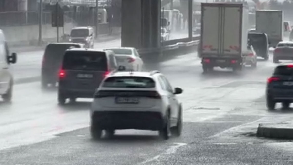 İstanbul’da dolu sürprizi