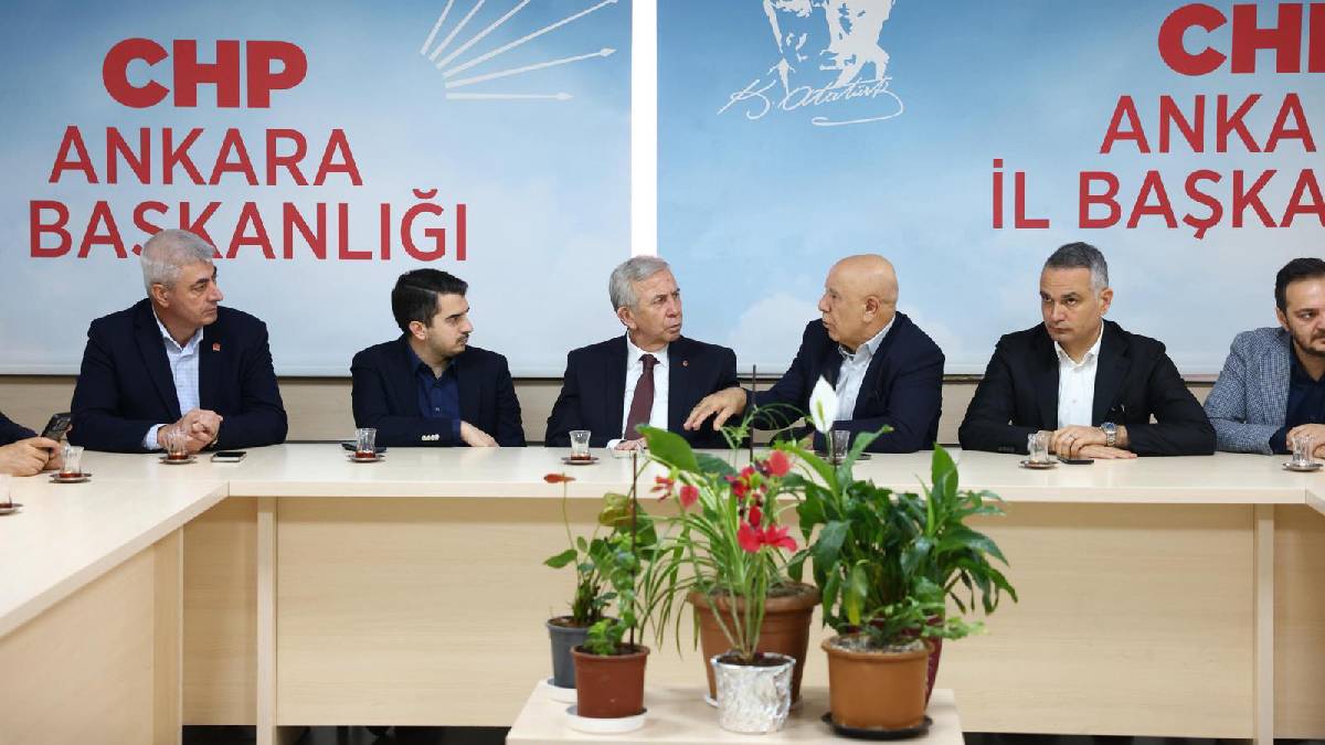 Ankara Büyükşehir Belediye Başkanı Mansur Yavaş’tan İl Başkanlığı’na ziyaret