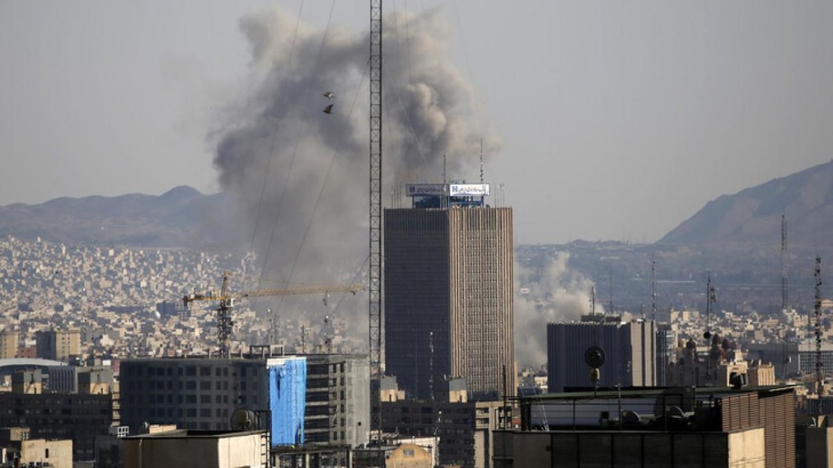 İran Kızılayı: ABD-İsrail saldırılarında 125 bin 630 sivil birim hasar gördü