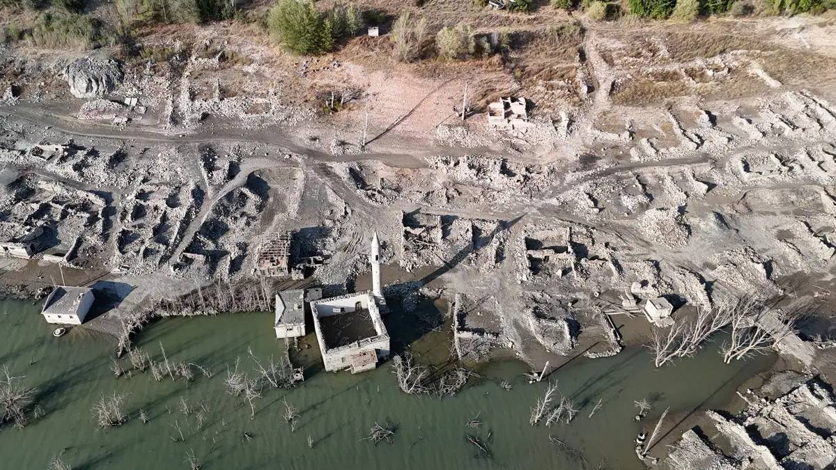 14 yıl sonra yeniden su yüzüne çıkmıştı: Sivas’taki köy tekrar sulara gömüldü