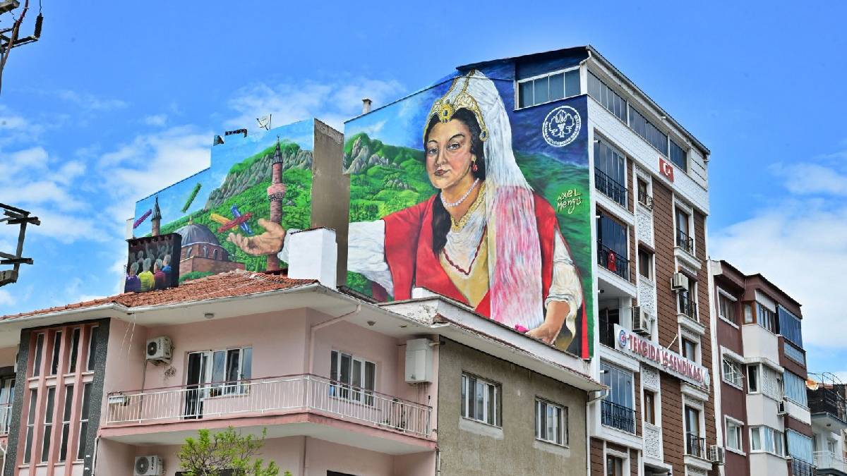 Manisa’nın sokakları sanatla renkleniyor