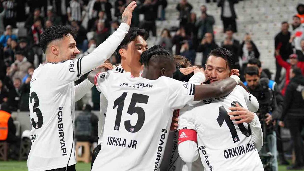 Süper Lig'de 29. hafta heyecanı- Canlı anlatım: Beşiktaş-Antalyaspor