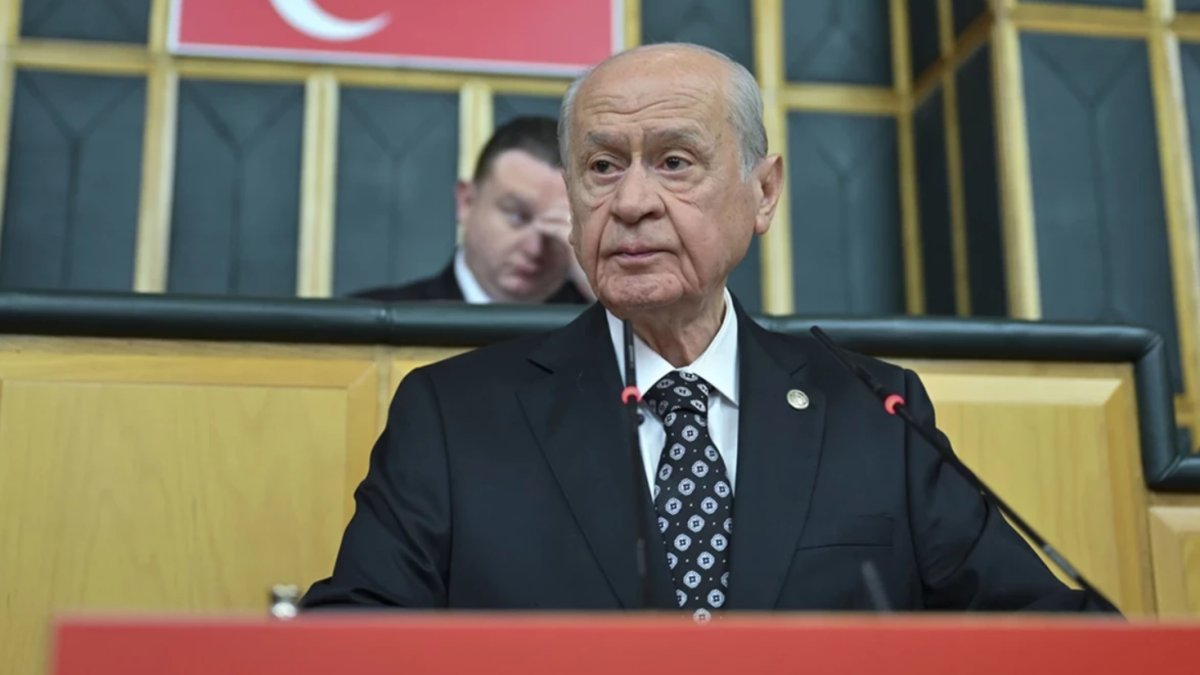 Bahçeli'den 'Dünya Barışı' için çağrı: 'Türkiye ev sahipliği yapabilir'