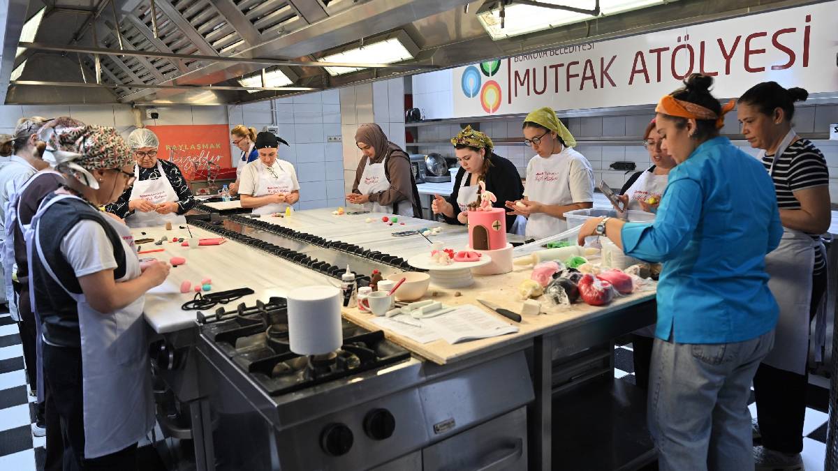Bornova’da lezzet ve yaratıcılık bir arada: Belediyeden mutfak atölyelerinde uygulamalı eğitim...