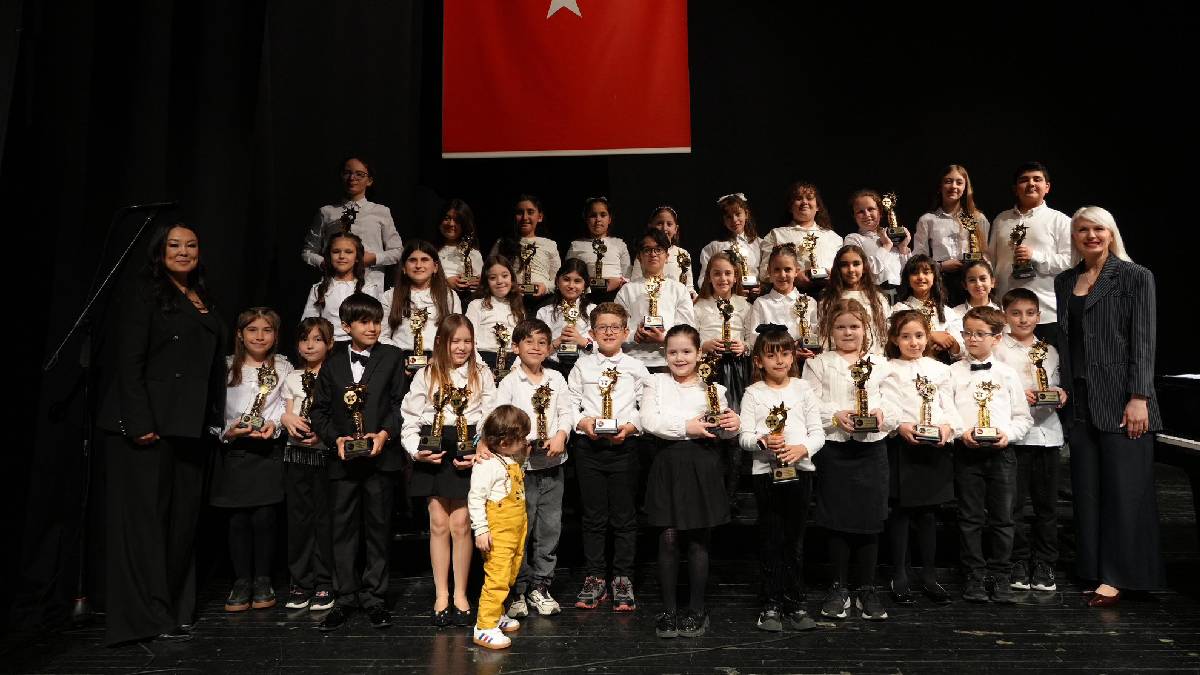 Genç sanatçılar Bursa’da Müzik Festivali’ne katıldı