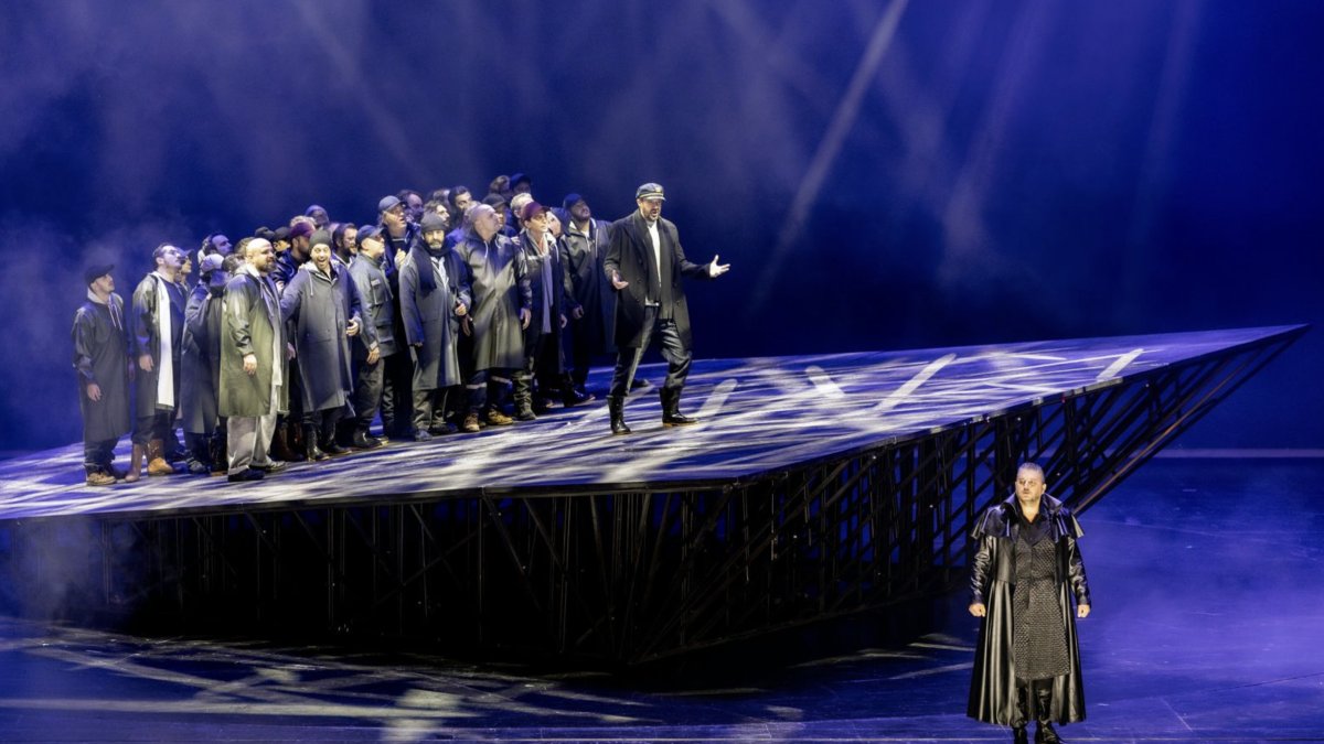 Denizlerin lanetli efsanesi sahneye taşınıyor: Wagner'in başyapıtı "Uçan Hollandalı" AKM'de