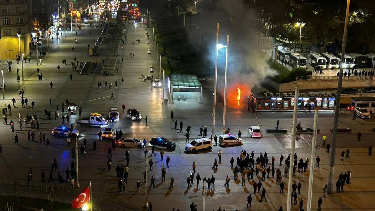Taksim Metro İstasyonu asansöründe yangın