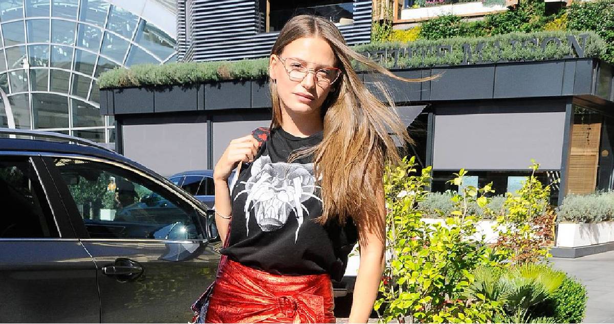 Serenay Sarıkaya stilini konuşturdu! Gözlükleri sosyal medyayı salladı: Son derece iddialı