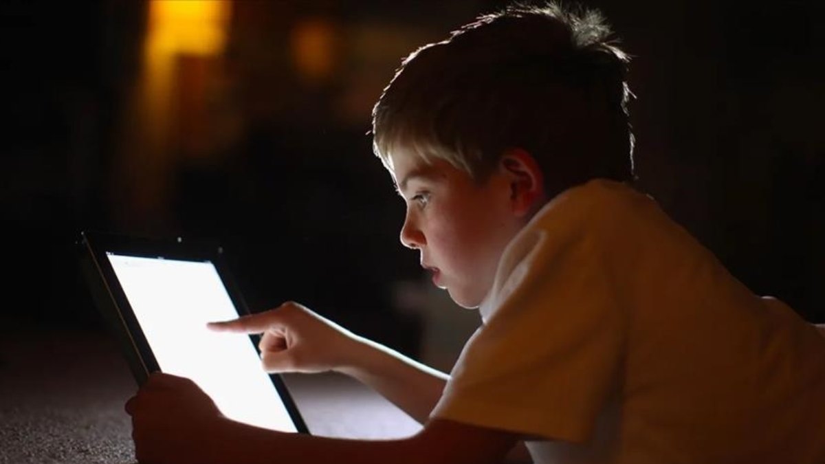 AB, çocukları için 'dijital yaş doğrulama' uygulamasını hazırlıyor