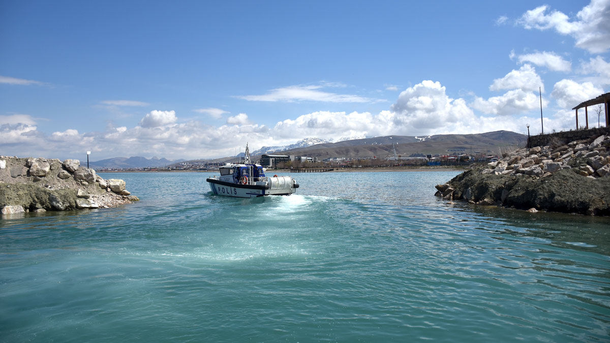 Van'da inci kefali göçü başladı: Ekiplerden 24 saat denetim