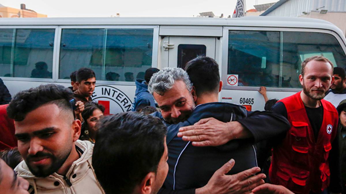 İsrail, Gazze’de alıkoyduğu 12 Filistinliyi serbest bıraktı