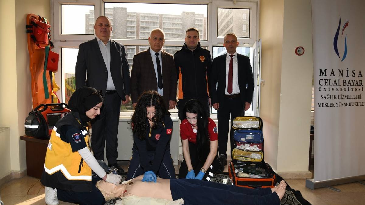 Manisa Büyükşehir’den “Afetlerde İnsan Olmak” sempozyumuna destek