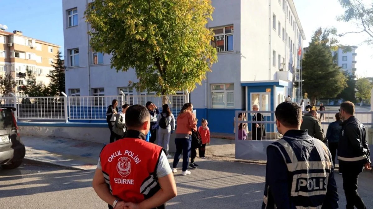 Saldırılar sonrası ilk tedbir kararı: Okullara randevusuz girilmeyecek