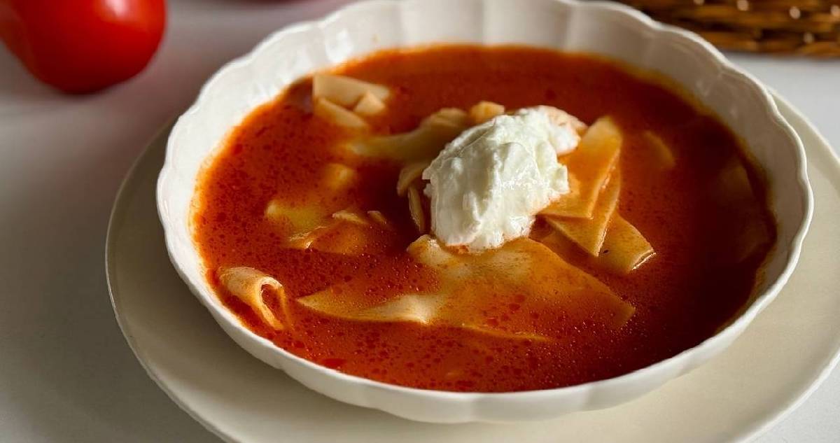 Yemek olarak tüketiliyor ama çorbasını bilmiyorduk: Bildiğiniz çorba tariflerini unutun! Lazanya Çorbası Tarifi…