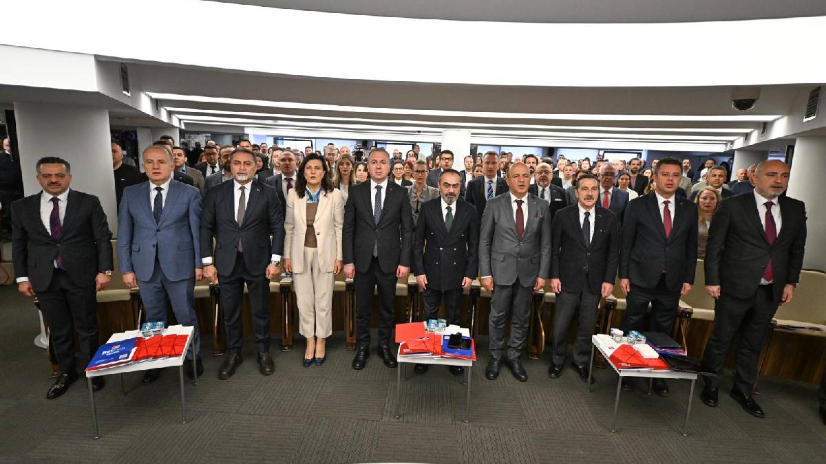 Başkan Sarıkurt BELFOR’da Çorlu Gençlik Meclisi’ni anlattı