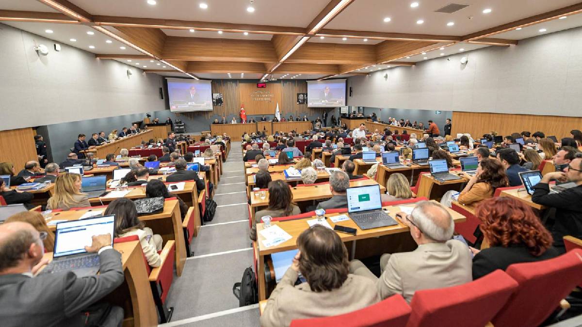 Büyükşehir ve ESHOT 2025 faaliyet raporu kabul edildi