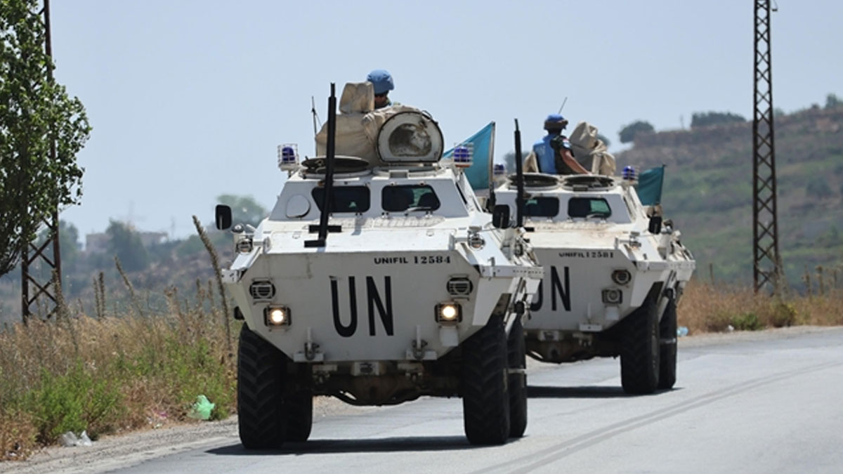 Macron: Lübnan’da BM barış güçlerine yönelik saldırıda 1 Fransız askeri hayatını kaybetti