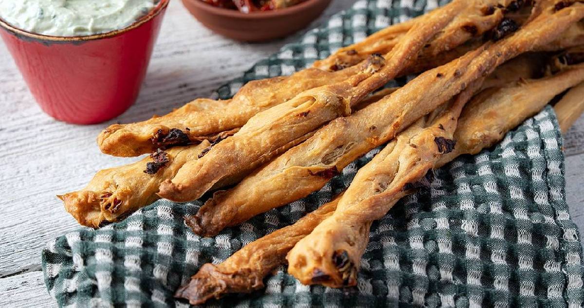 Akdeniz esintili çıtır lezzet: Kuru domatesli ve zeytinyağlı galeta