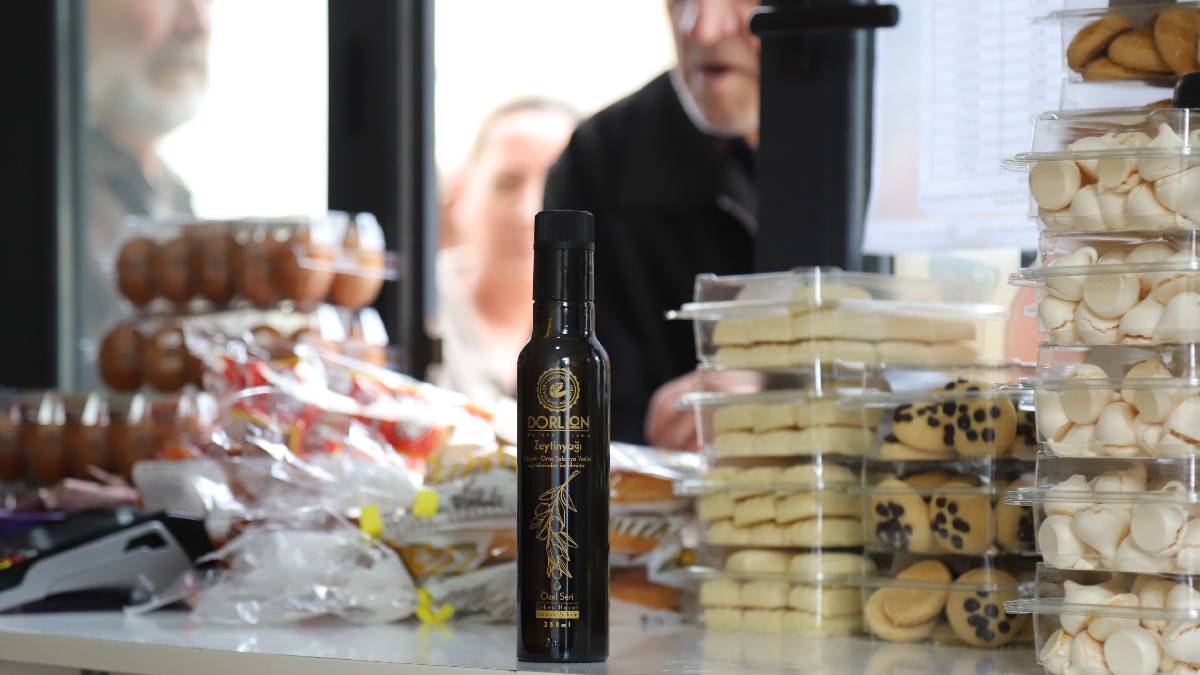 Ödüllü Dorlion zeytinyağı artık Halk Et Market ve Halk Ekmek büfelerinde