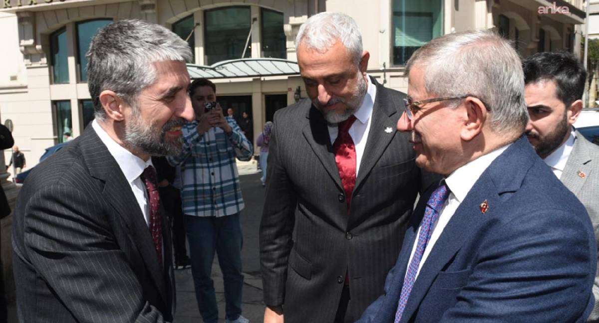 Davutoğlu'ndan TUSİAD'a ziyaret