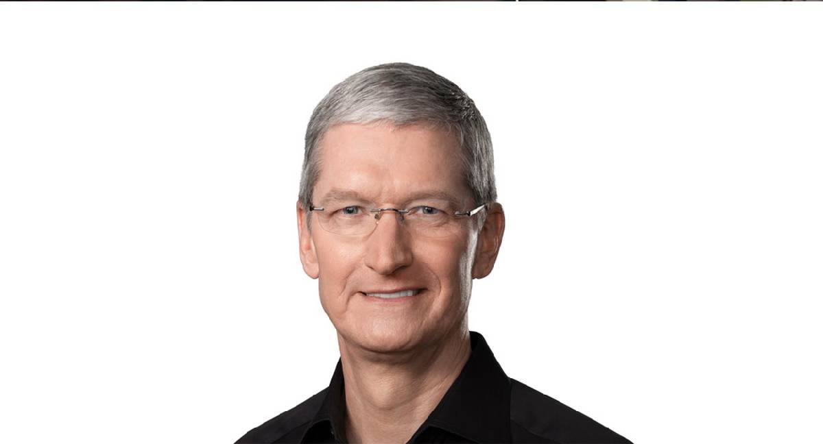 Apple'da bir devrin sonu: Tim Cook görevden ayrılıyor