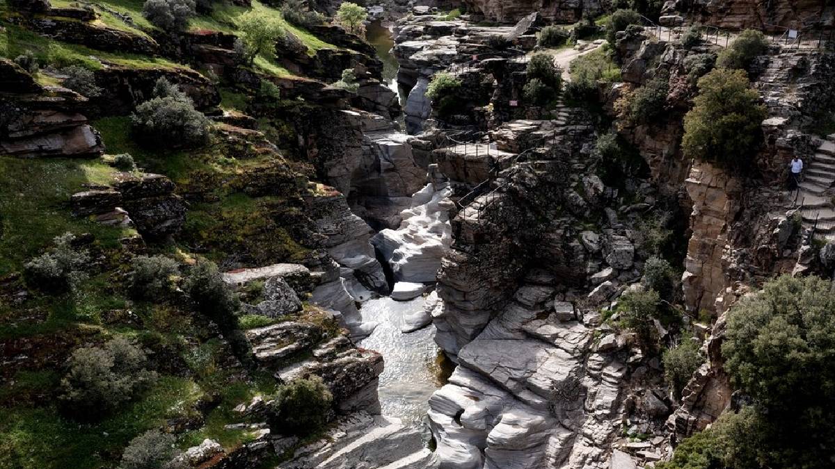 Doğanın suyla şekillenen sanat eseri: Bu yaz herkes akın edecek