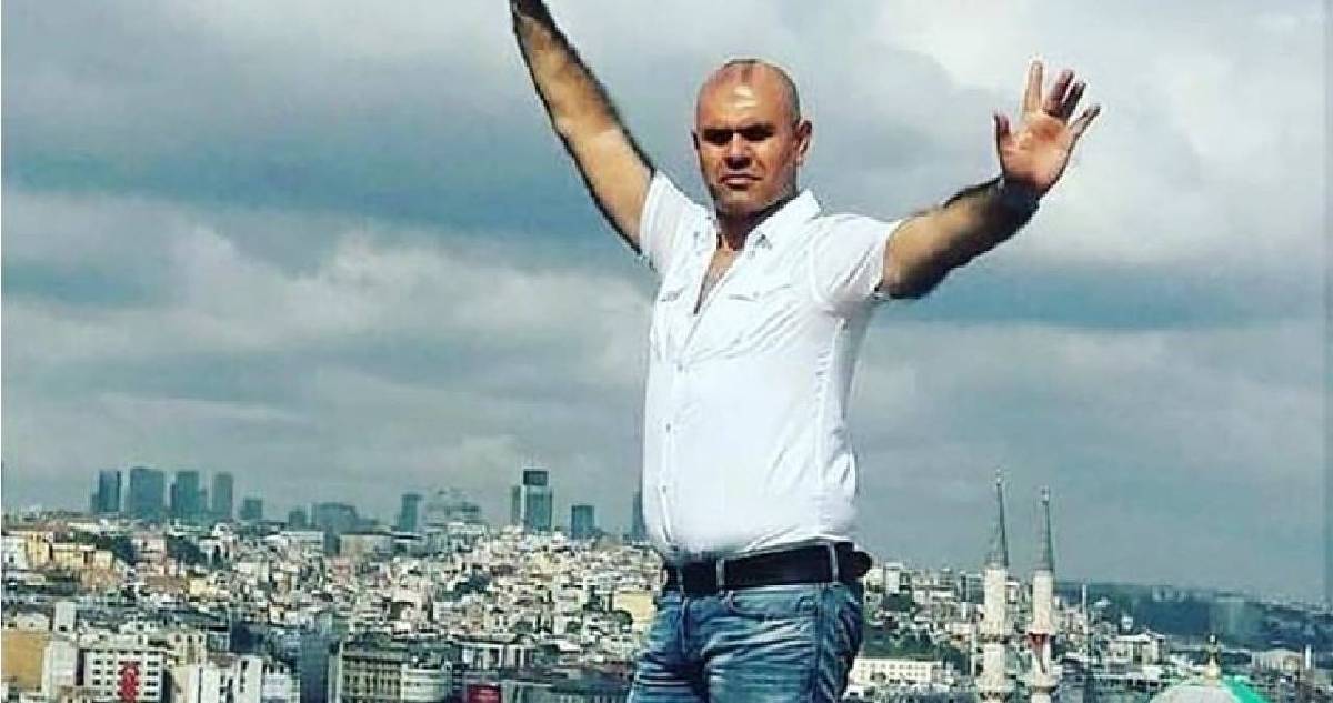 AVM’de öfke patlaması yaşadı! Ajdar’dan gençlere tepki: ‘Yönetime gidin’