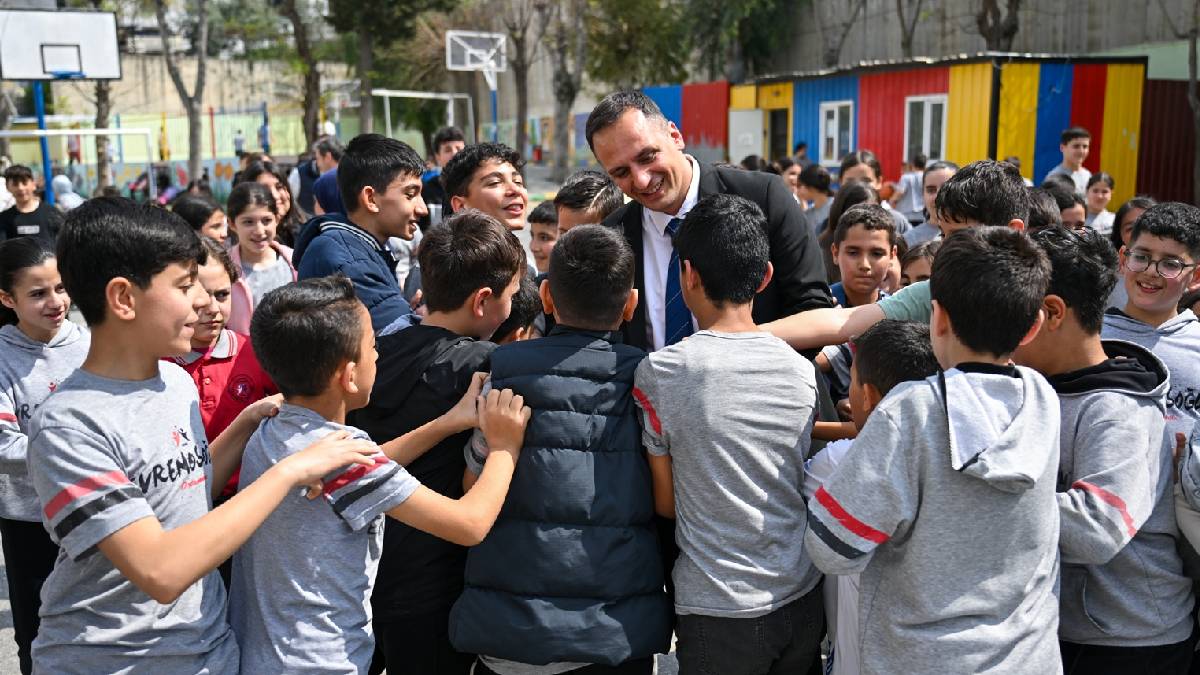 Acıların gölgesinde anlamlı ziyaret: Başkan Eşki, eğitimde güvenliğin ve dayanışmanın önemini bir kez daha gündeme taşıdı