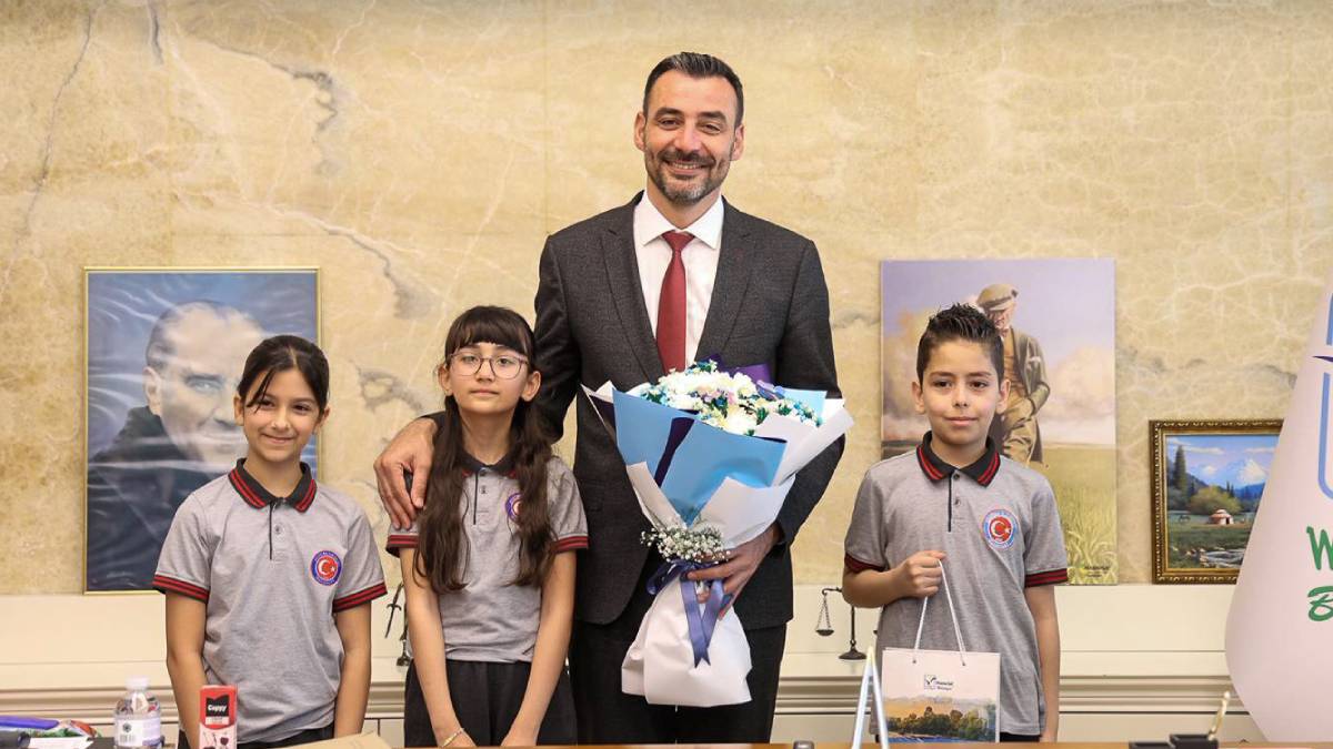 Başkan Vekili Mehmet Çiçek’ten 23 Nisan mesajı