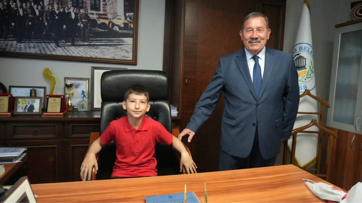 Başkanlık koltuğuna Mehmet Emir Yiğit oturdu