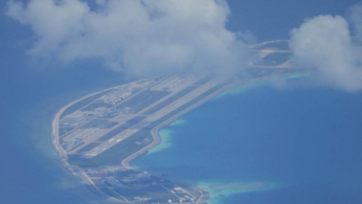 NYT: Çin, Güney Çin Denizi’nde yeni yapay ada ve askeri üs inşa ediyor