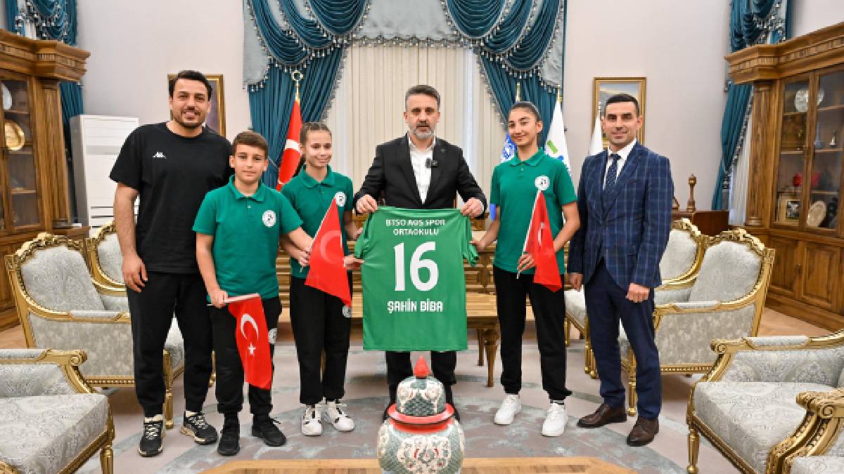 23 Nisan’da başkanlık koltuğu çocukların oldu