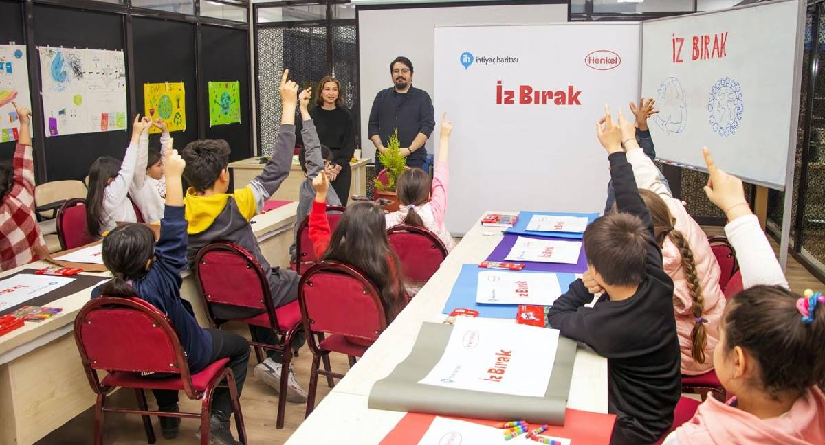 Türk Henkel'den anlamlı adım: 'İz Bırak' projesi orman yangınlarının yaralarını sarmak için İzmir'de