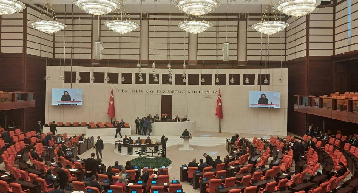 TBMM'de kabul edilerek yasalaştı: Doğum izni 24 haftaya çıkarıldı