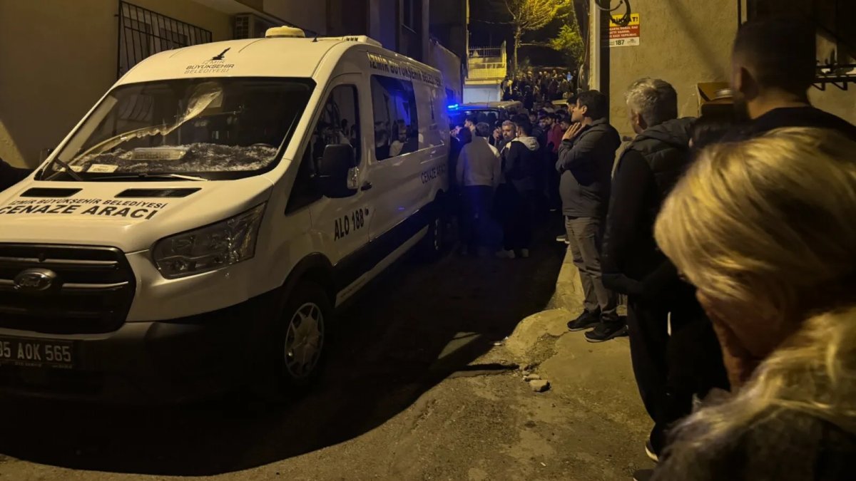 İzmir'de kadın cinayeti: Karısını boğazından silahla vurarak öldürdü