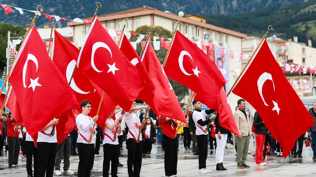 Manisa’da 23 Nisan coşkusu ve Başkan Dutlulu’dan anlamlı mesaj
