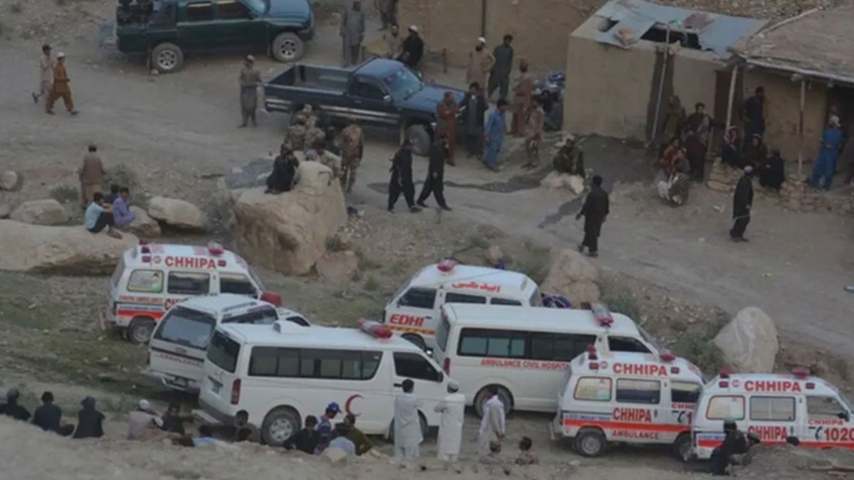 Pakistan'da katliam gibi saldırı! 1'i Türkiye vatandaşı 9 kişi hayatını kaybetti