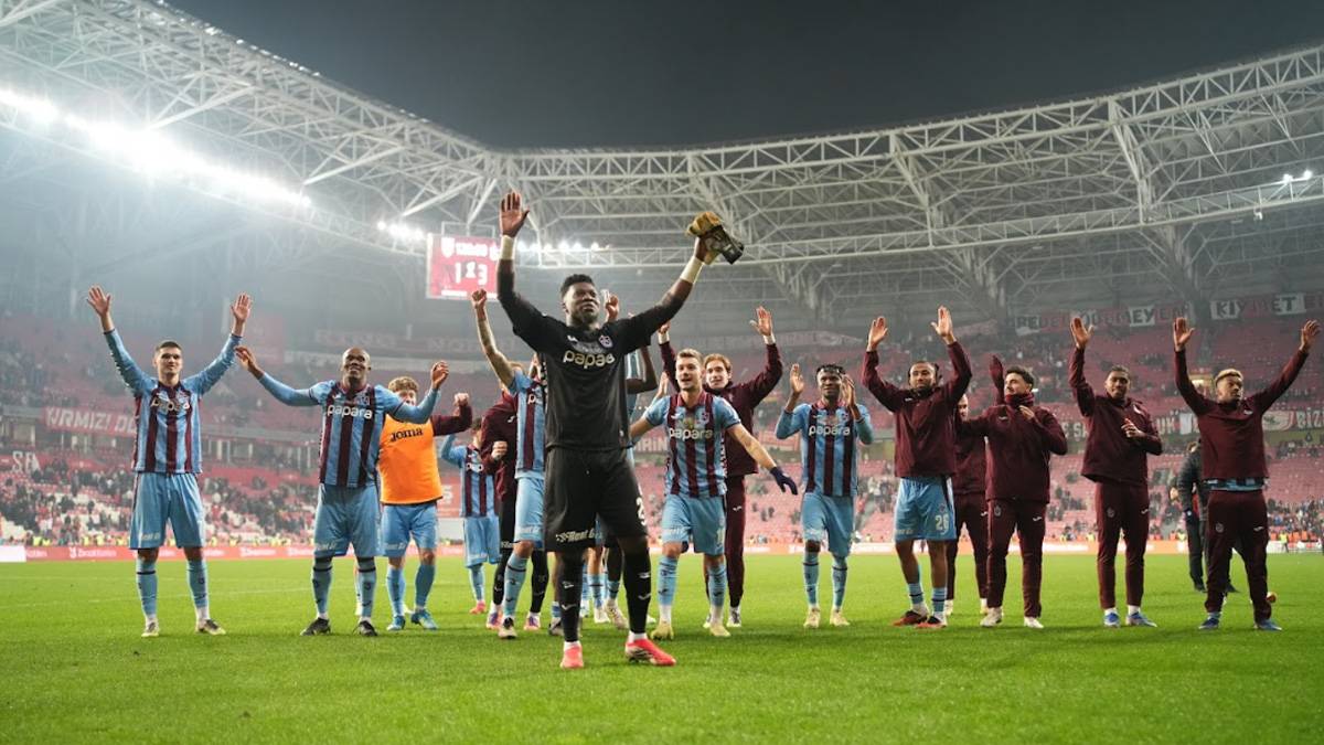 Andre Onana: Takım arkadaşlarım tebriği hak ediyor