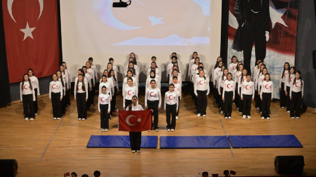 Esenyurt’ta 23 Nisan kutlamaları çocukların gösterileriyle taçlandı
