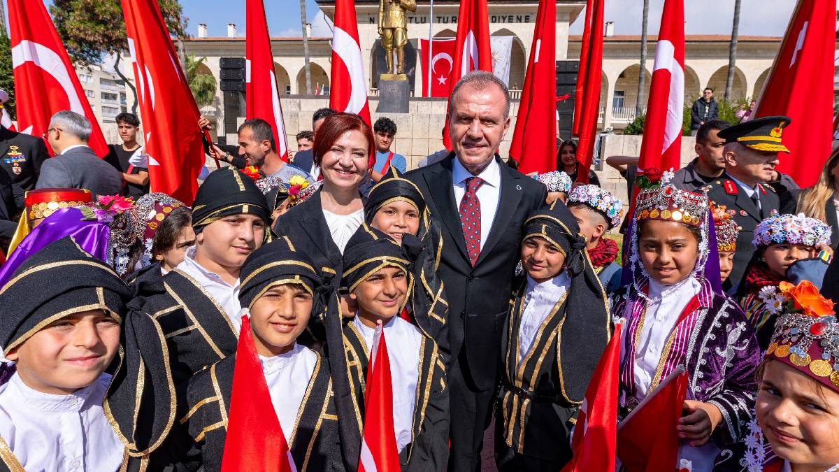 Başkan Seçer, ‘23 Nisan Ulusal Egemenlik ve Çocuk Bayramı’ kutlama törenine katıldı
