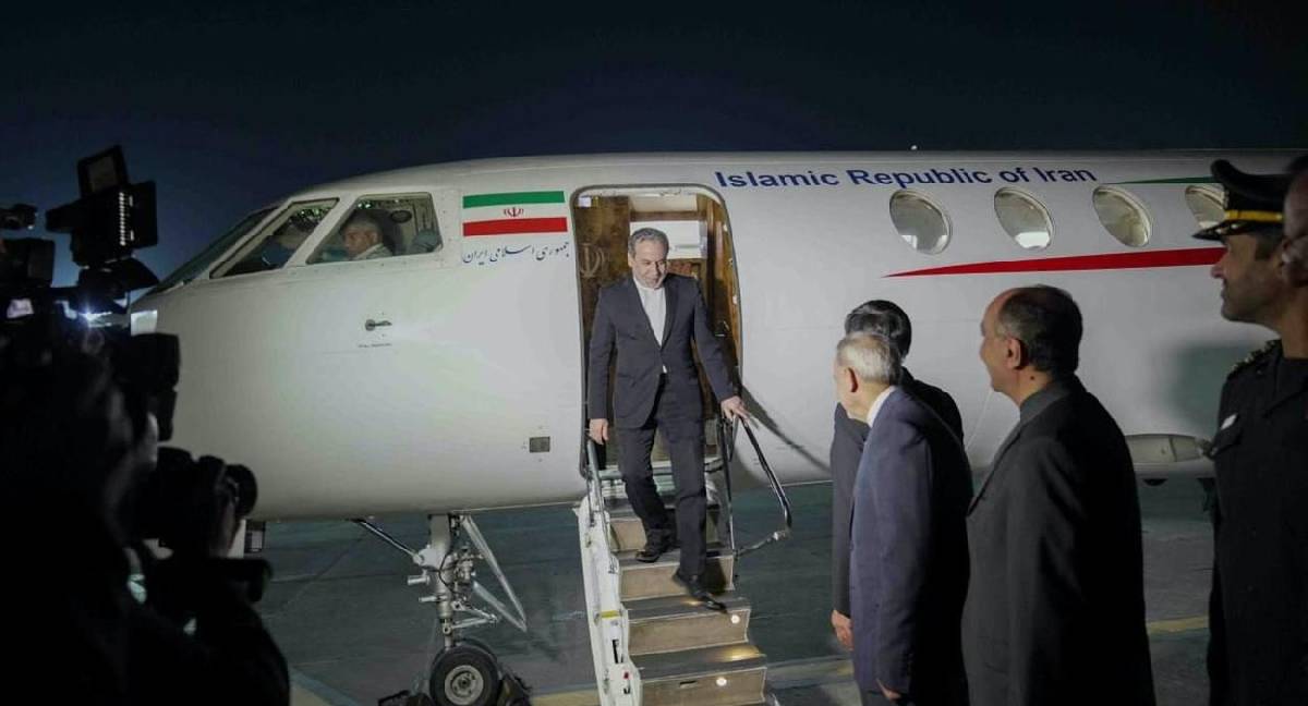 Arakçi İslamabad’a ulaştı: ABD ile müzakere yok